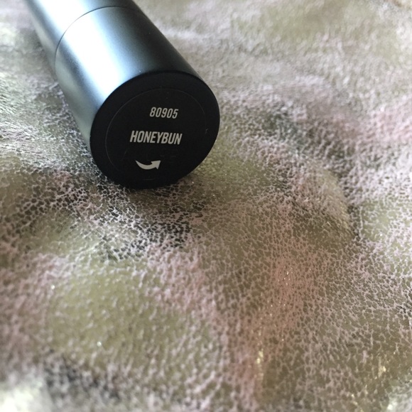 Bare Minerals Gen Nude Radiant Lipstick “Honeybun” - Picture 2 of 7